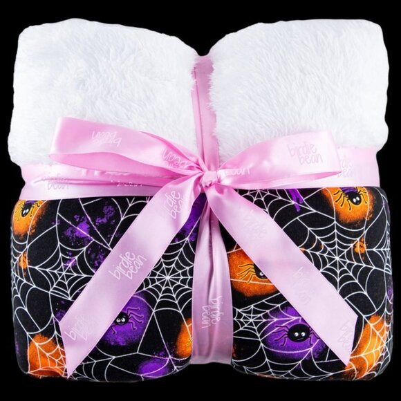 GOMEZ GLOW-IN-THE-DARK PLUSH THROW BLANKET!!! NIB - Picture 2 of 7